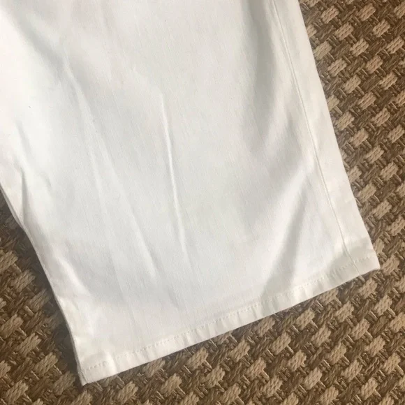 Lucky Brand New With Tags White Women’s Size 29 Bermuda Shorts - Picture 5 of 8